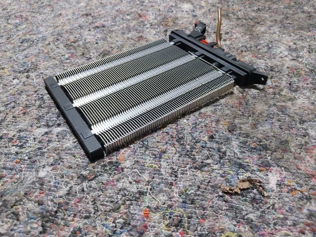 bontott VW JETTA Fűtőradiátor (Elektromos)