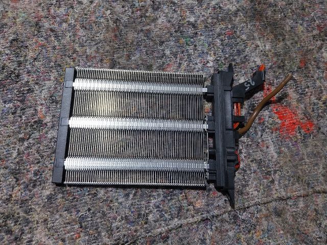 bontott VW JETTA Fűtőradiátor (Elektromos)