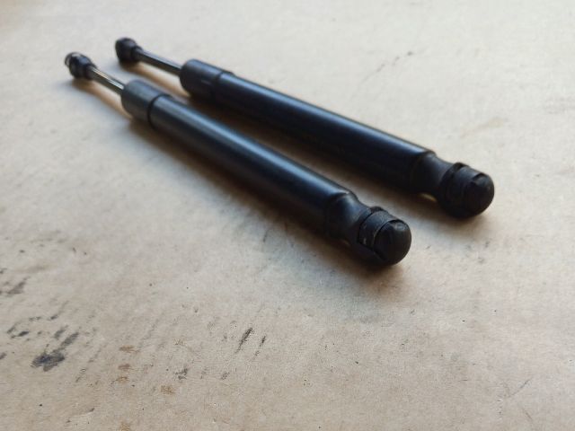 bontott VW JETTA Gázrugós Kitámasztó Teleszkóp Pár Csomagtérajtó