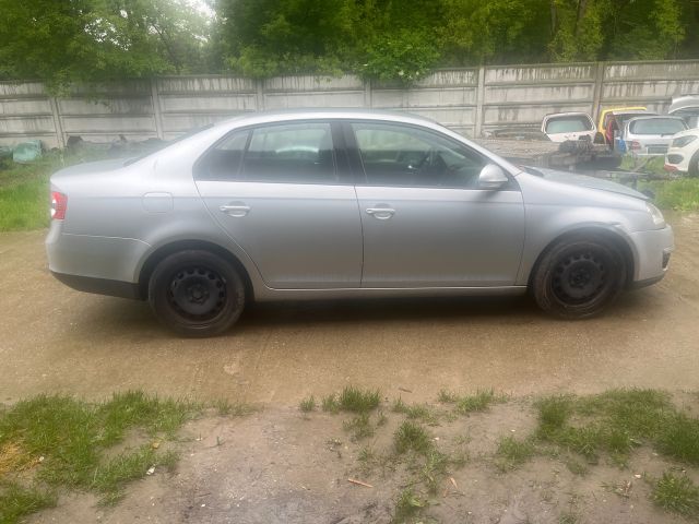 bontott VW JETTA Hátsó Embléma