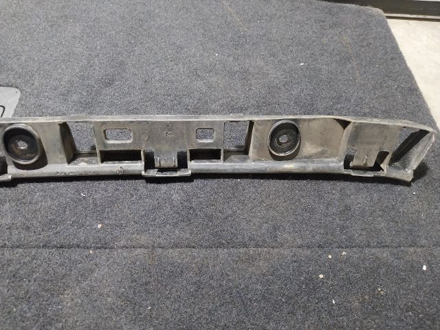 bontott VW JETTA Hátsó középső Lökhárító Tartó (Műanyag)