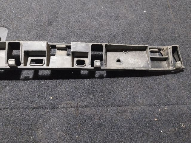 bontott VW JETTA Hátsó középső Lökhárító Tartó (Műanyag)