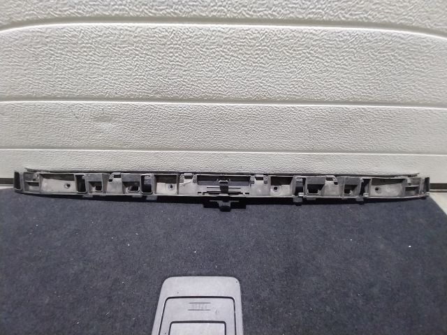 bontott VW JETTA Hátsó középső Lökhárító Tartó (Műanyag)