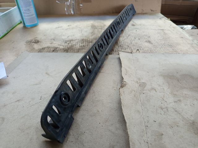 bontott VW JETTA Hátsó középső Lökhárító Tartó (Műanyag)