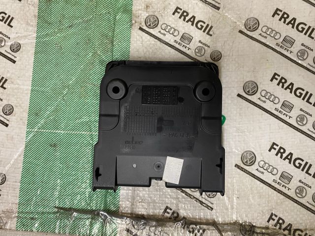 bontott VW JETTA Hátsó Pohártartó