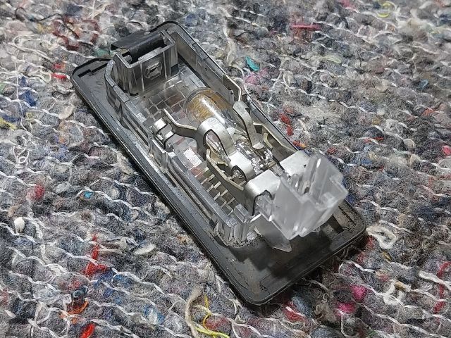 bontott VW JETTA Hátsó Rendszámtábla Világítás