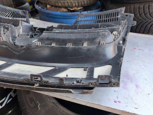 bontott VW JETTA Hűtőrács