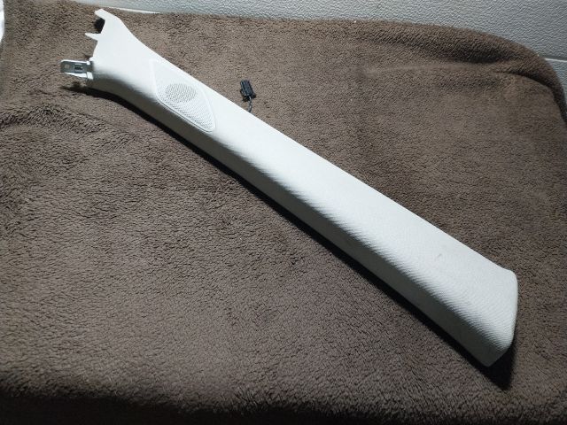 bontott VW JETTA Jobb A Oszlop Hangszóró Burkolat