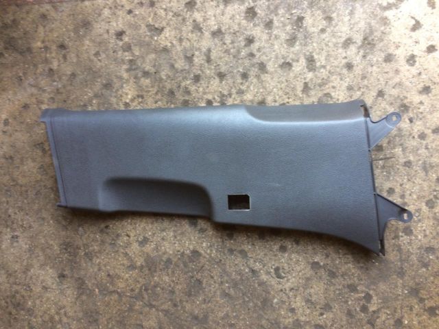 bontott VW JETTA Jobb B Oszlop Burkolat