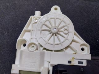 bontott VW JETTA Jobb első Ablakemelő Motor