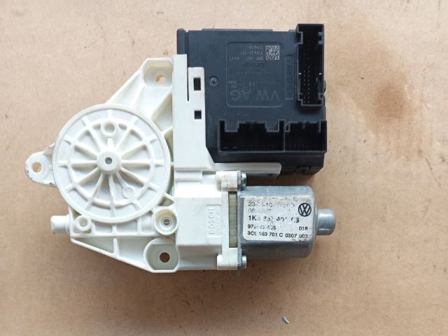 bontott VW JETTA Jobb első Ablakemelő Motor