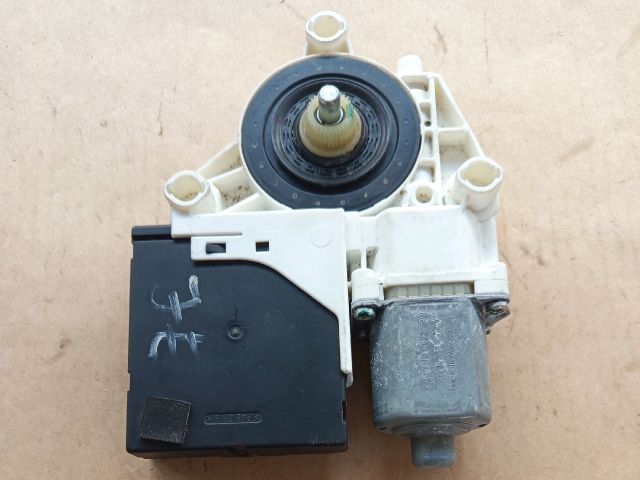 bontott VW JETTA Jobb első Ablakemelő Motor