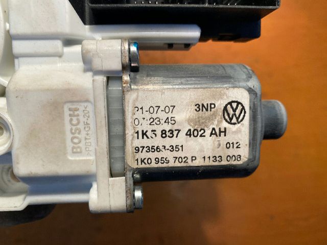 bontott VW JETTA Jobb első Ablakemelő Motor