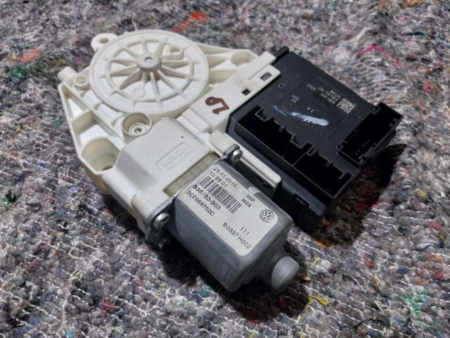 bontott VW JETTA Jobb első Ablakemelő Motor