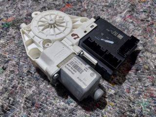 bontott VW JETTA Jobb első Ablakemelő Motor