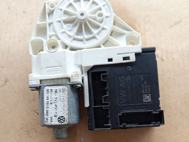bontott VW JETTA Jobb első Ablakemelő Motor