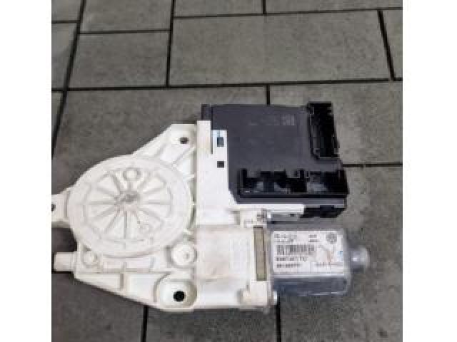 bontott VW JETTA Jobb első Ablakemelő Motor