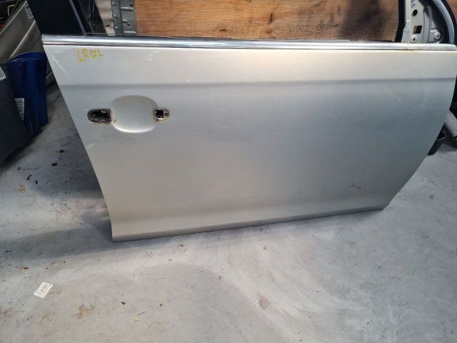 bontott VW JETTA Jobb első Ajtó (Részeivel)