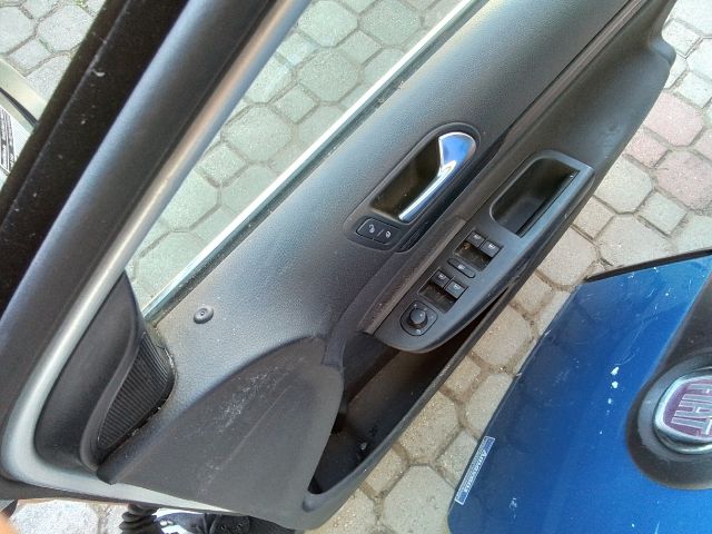 bontott VW JETTA Jobb első Ajtó (Részeivel)