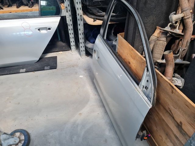bontott VW JETTA Jobb első Ajtó (Részeivel)
