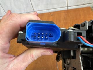 bontott VW JETTA Jobb első Ajtózár