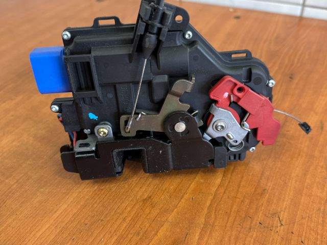 bontott VW JETTA Jobb első Ajtózár