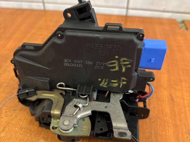 bontott VW JETTA Jobb első Ajtózár