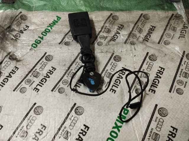 bontott VW JETTA Jobb első Biztonsági Öv Csat