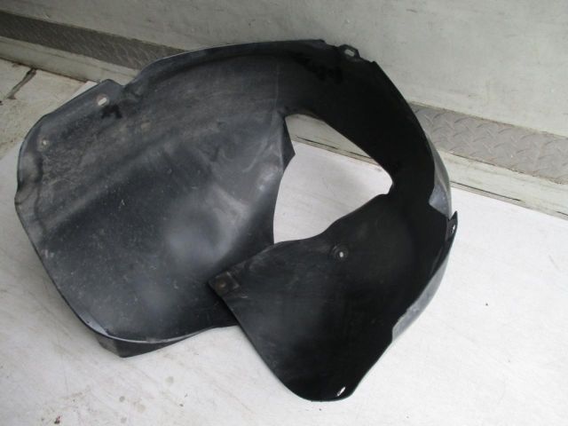 bontott VW JETTA Jobb első Dobbetét (Kerékjárati, Műanyag)