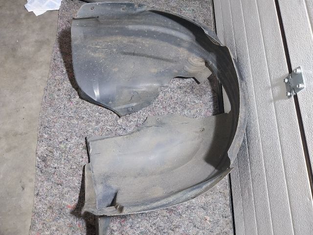 bontott VW JETTA Jobb első Dobbetét (Kerékjárati, Műanyag)