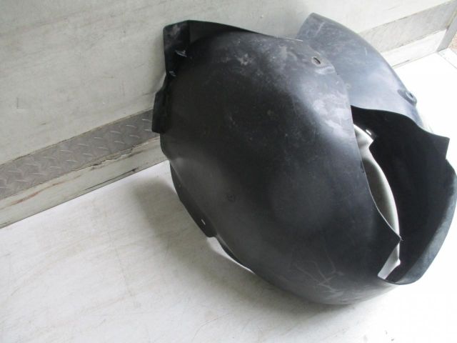 bontott VW JETTA Jobb első Dobbetét (Kerékjárati, Műanyag)