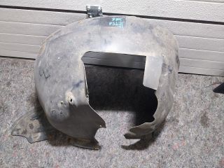 bontott VW JETTA Jobb első Dobbetét (Kerékjárati, Műanyag)