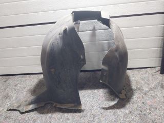 bontott VW JETTA Jobb első Dobbetét (Kerékjárati, Műanyag)