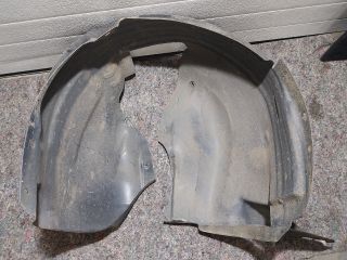 bontott VW JETTA Jobb első Dobbetét (Kerékjárati, Műanyag)