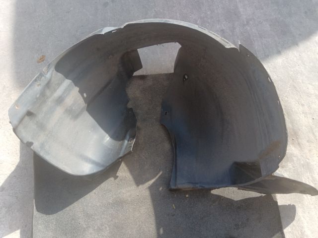 bontott VW JETTA Jobb első Első Dobbetét (Kerékjárati, Műanyag)