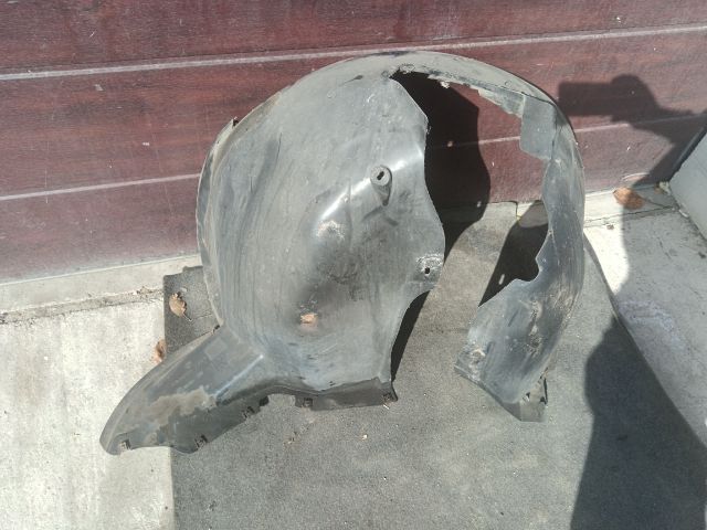 bontott VW JETTA Jobb első Első Dobbetét (Kerékjárati, Műanyag)