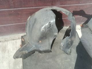 bontott VW JETTA Jobb első Első Dobbetét (Kerékjárati, Műanyag)