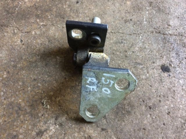 bontott VW JETTA Jobb első Felső Zsanér