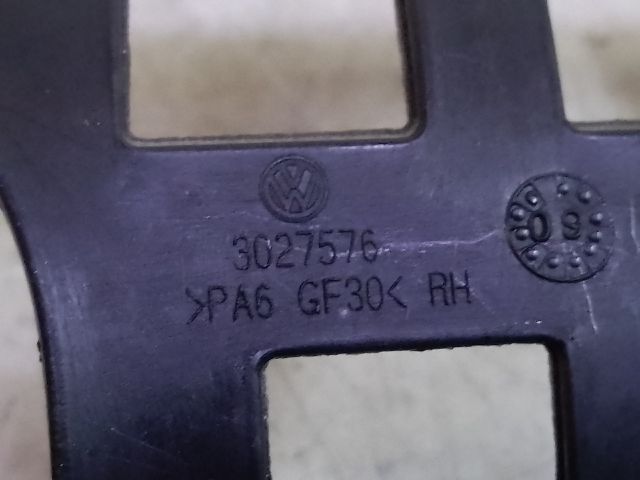 bontott VW JETTA Jobb első Kilincs Burkolat