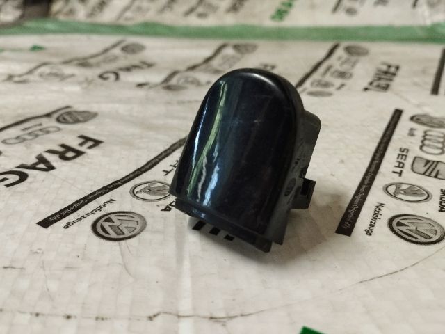 bontott VW JETTA Jobb első Kilincs Burkolat