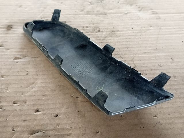 bontott VW JETTA Jobb első Lökhárító Díszléc