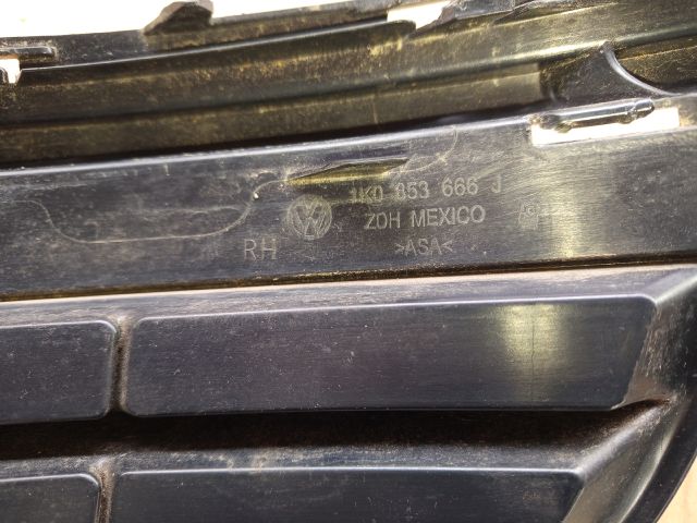 bontott VW JETTA Jobb első Lökhárító Díszléc