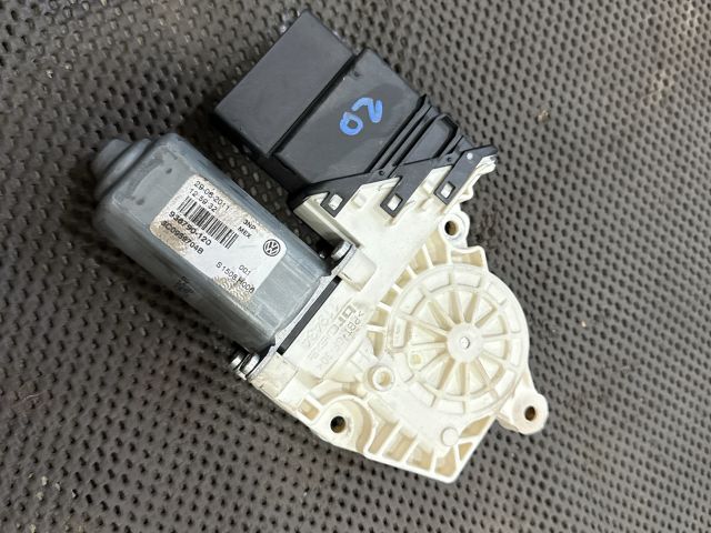 bontott VW JETTA Jobb hátsó Ablakemelő Motor