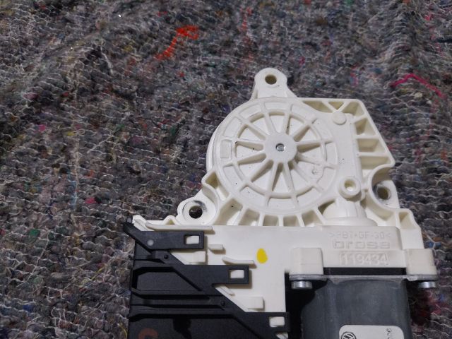 bontott VW JETTA Jobb hátsó Ablakemelő Motor