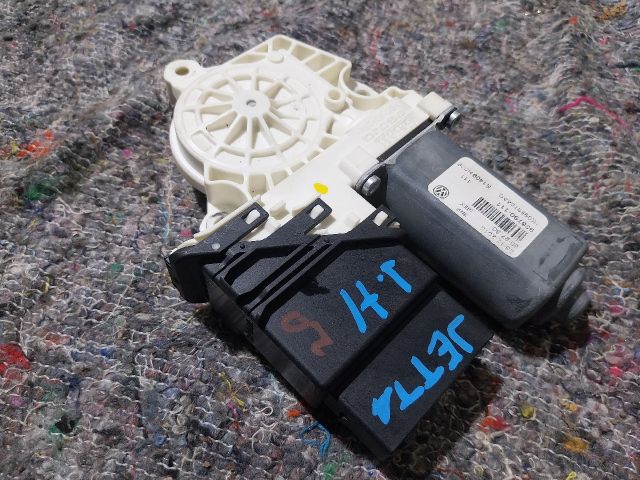 bontott VW JETTA Jobb hátsó Ablakemelő Motor