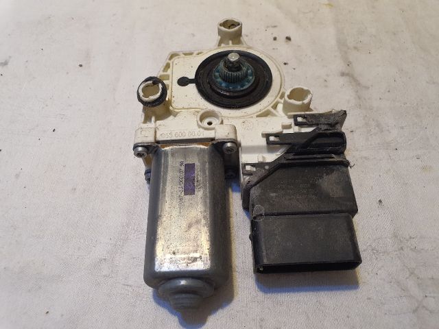 bontott VW JETTA Jobb hátsó Ablakemelő Motor
