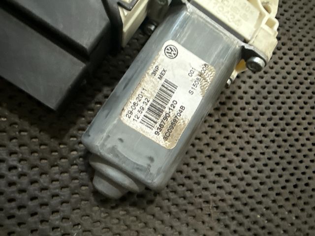 bontott VW JETTA Jobb hátsó Ablakemelő Motor