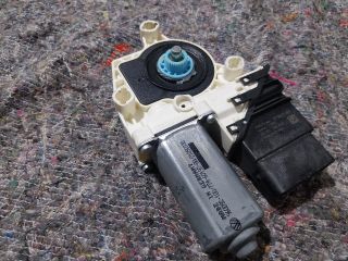 bontott VW JETTA Jobb hátsó Ablakemelő Motor