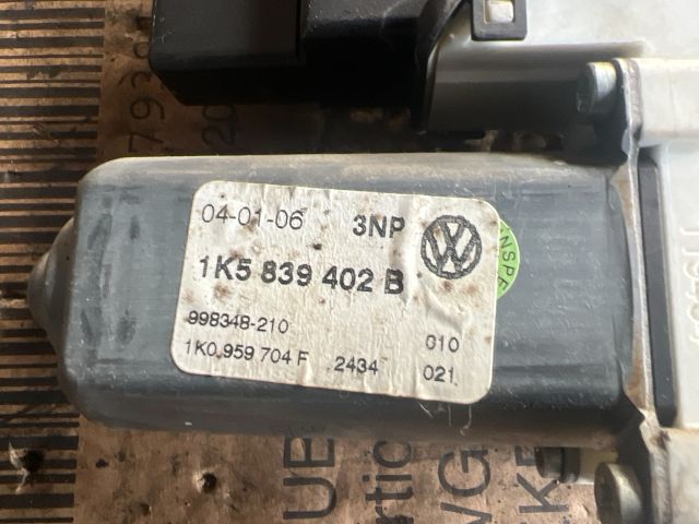 bontott VW JETTA Jobb hátsó Ablakemelő Motor