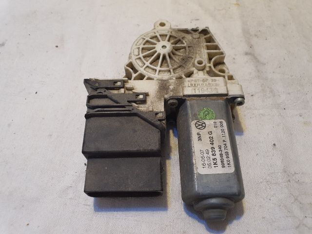 bontott VW JETTA Jobb hátsó Ablakemelő Motor